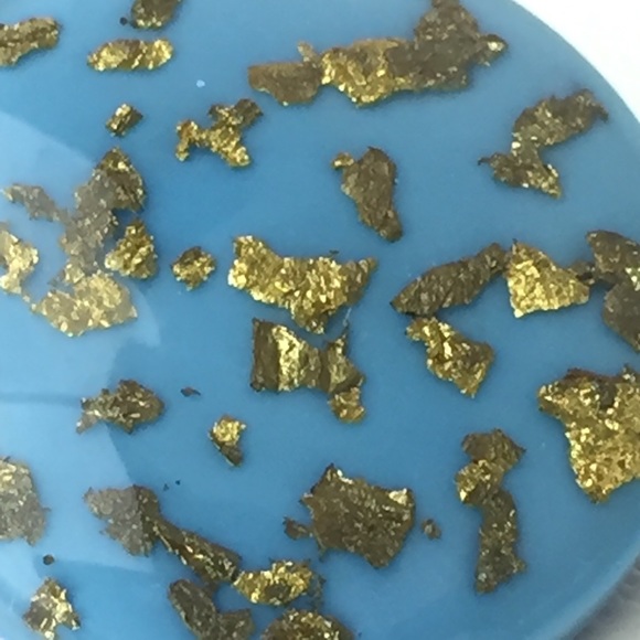 Vintage Blue Lucite Pin With Gold Confetti Flakes - Picture 3 of 8